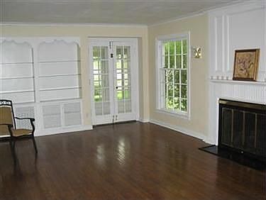 3rd image of 18725 Lomond Blvd