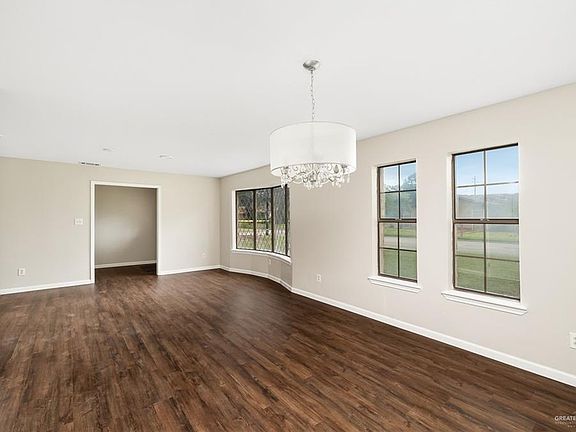 4th image of 100 W Hibiscus Ave
