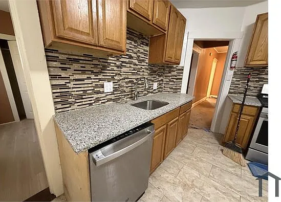 3 bed, $3,200 — Photo 2