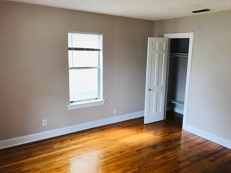 5210 Martin Ave — Photo 3