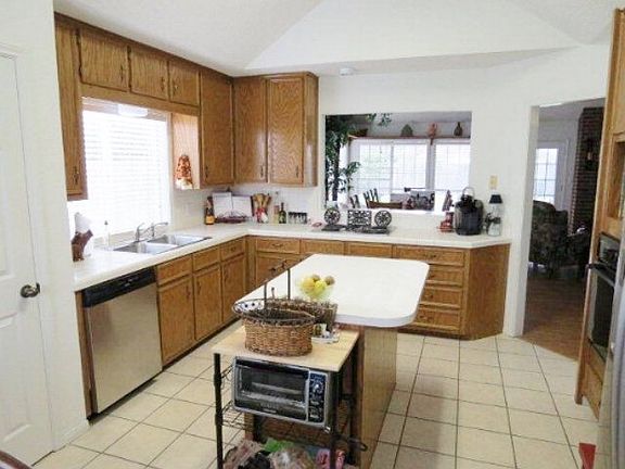 5th image of 204 Woodridge Dr