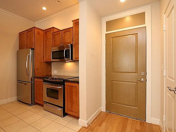 2nd image of 1010 Rosine St APT 46