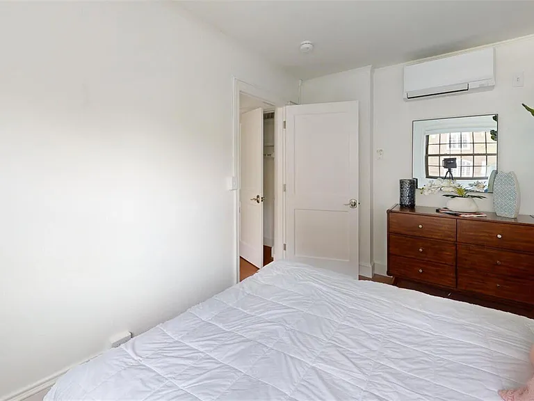 1208 Massachusetts Ave — Photo 9
