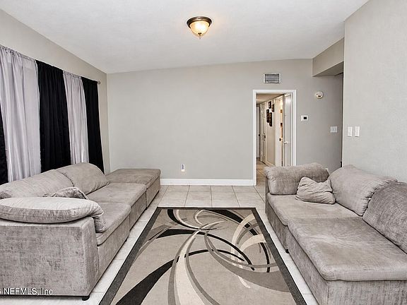 4th image of 6116 PERRINE Drive