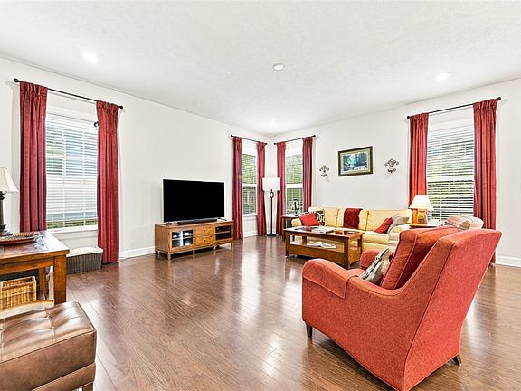 5th image of 3035 Spruce Rd