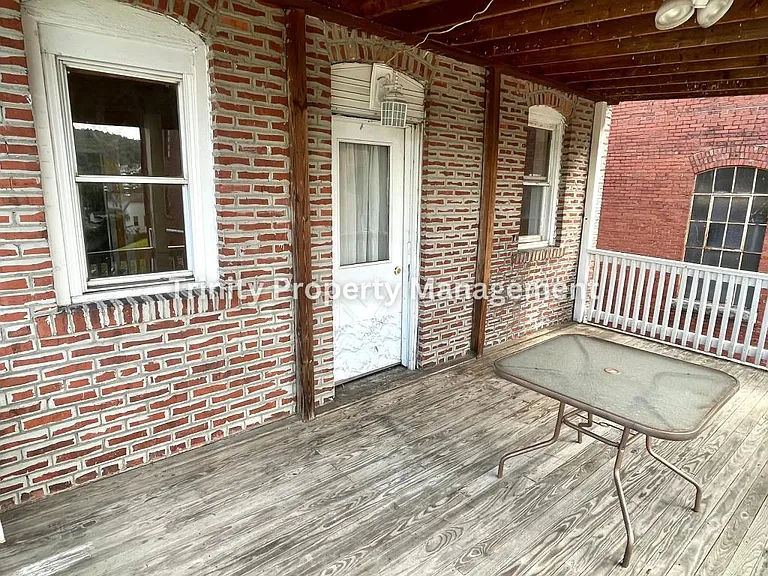 545 Baltimore Ave — Photo 10