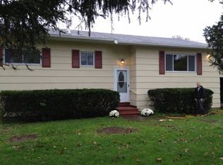 2156 Hylan Dr, Rochester, NY 14623