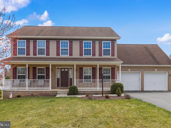 11408 Cross Fields Dr, Waynesboro, PA 17268