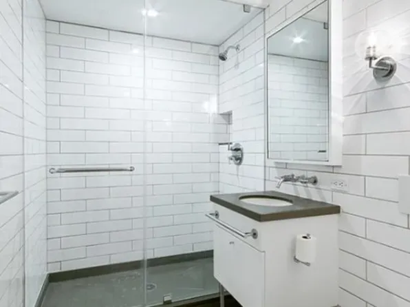 330 Spring Street image 10 of 11