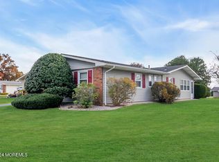 2 Hanley Ct, Brick, NJ 08724