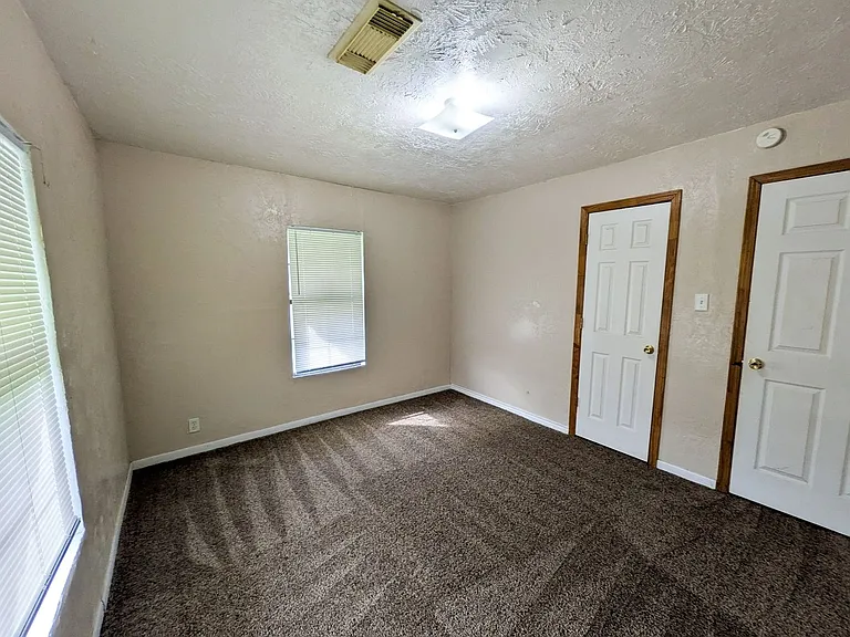 3801 Stuart Ave — Photo 9