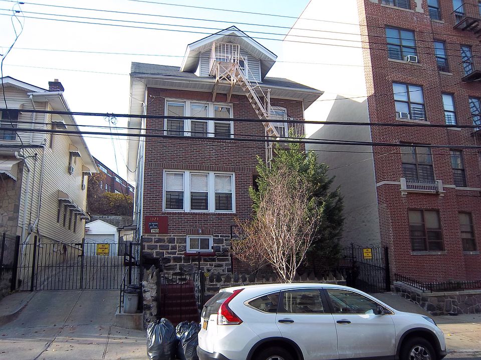 2nd image of 1923 Harrison Ave