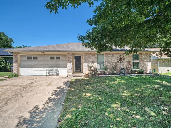 816 Cross Timbers Dr, Fort Worth, TX 76108