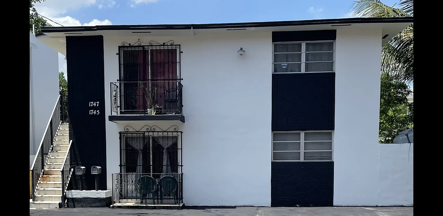 2 bed, 750 sqft, $2,200 — Photo 1