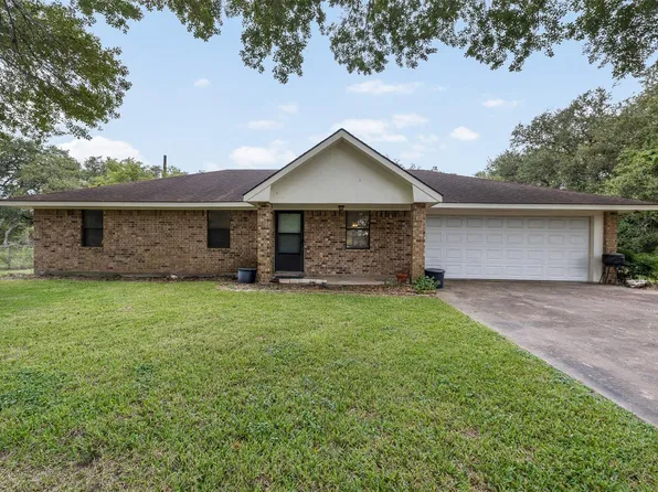 1081 Shirley Oaks St, Columbus, TX 78934
