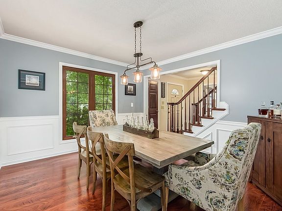 3rd image of 9861 Camelot St NW