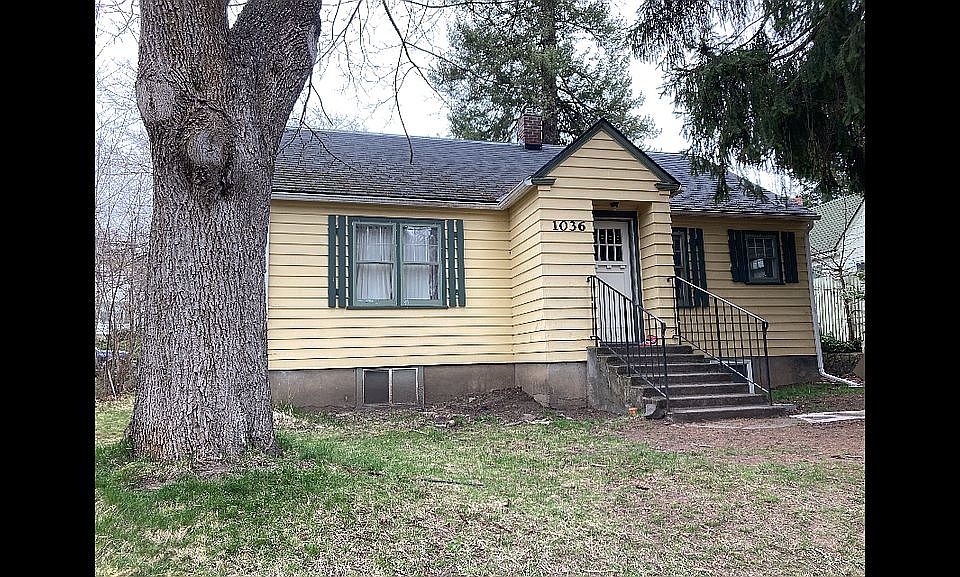 1036 NE D Street 