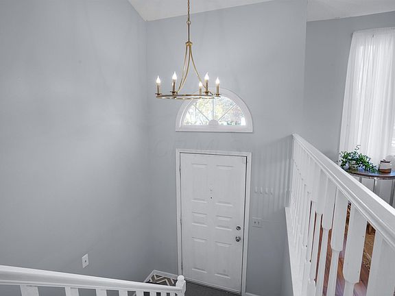5th image of 1019 Crosshaven Ct