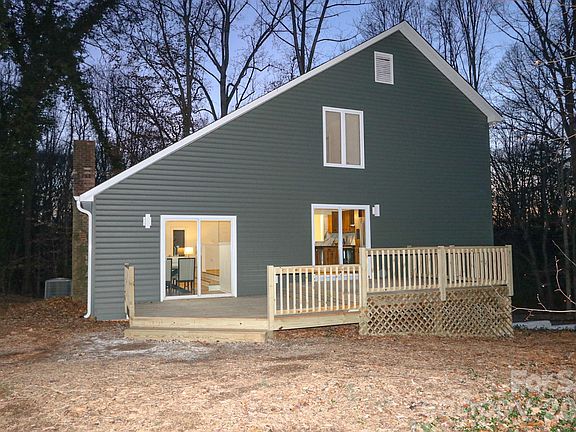 3rd image of 8037 Mill Chase Rd