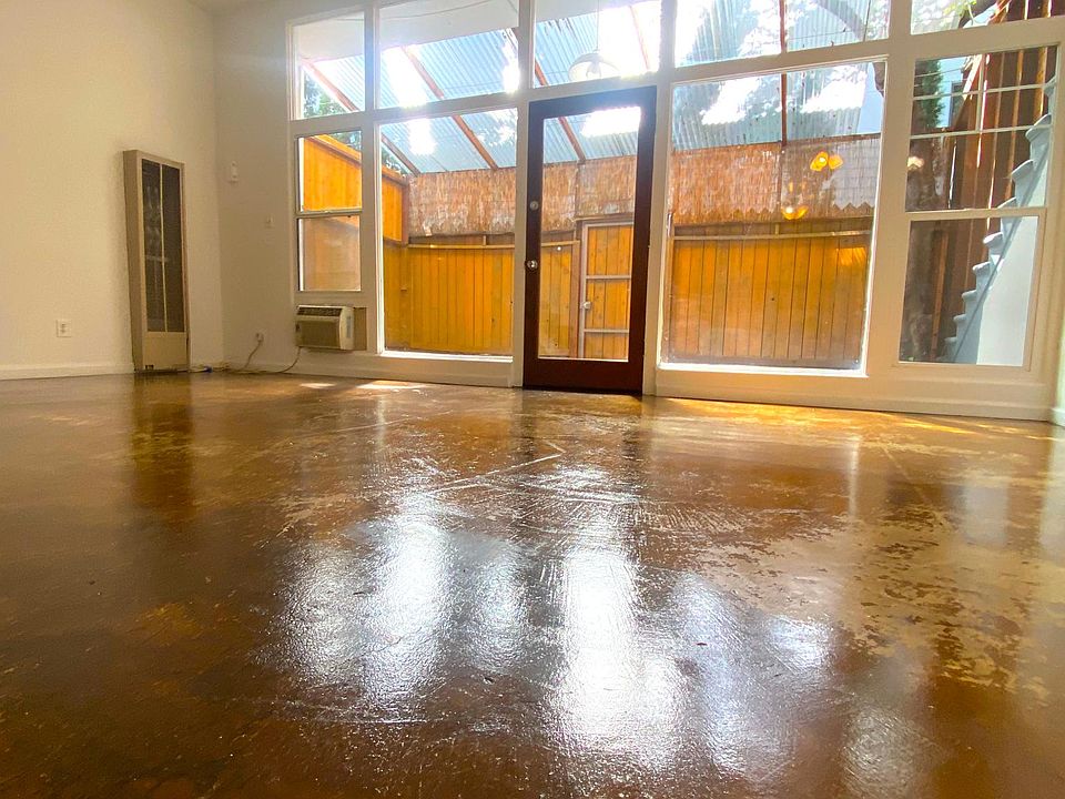 1st image of 1621 N Martel Ave #1/4