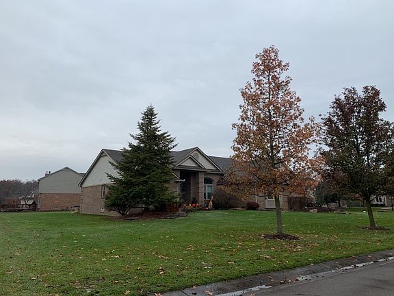 3rd image of 2458 River Woods Dr N