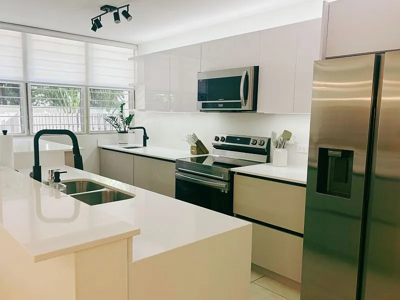 3 bed, 2.0 bath, 1560 sqft, $1,950 — Photo 2