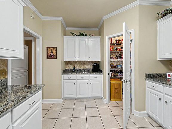 4th image of 602 Frankfort Dr