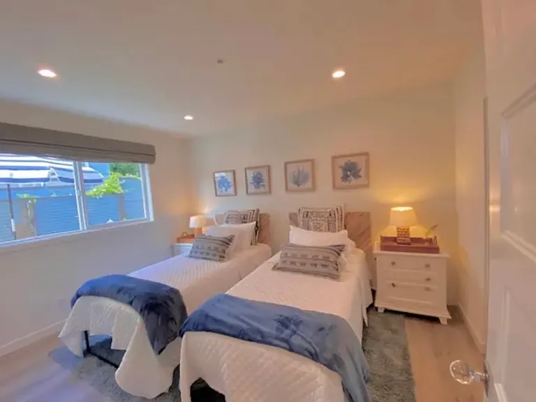 156 Avenida Florencia — Photo 9
