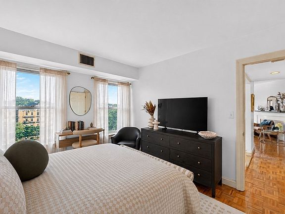 5th image of 416 Commonwealth Ave APT 615