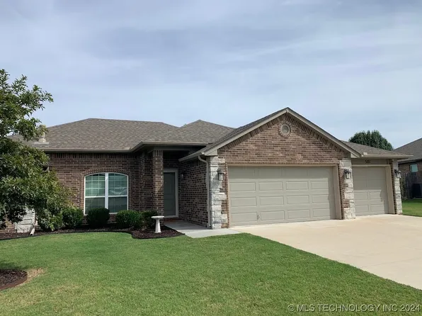 501 S 49th Pl, Broken Arrow, OK 74014