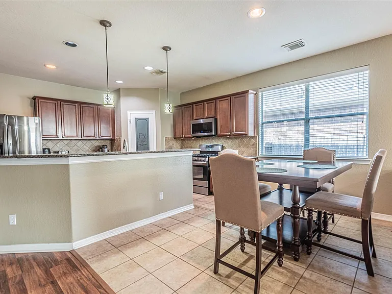 307 Autumn Creek Ln — Photo 14