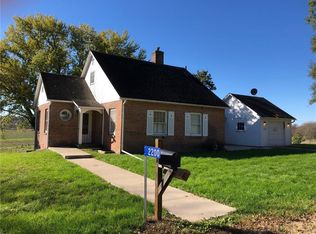 2200 230th Ln, Winterset, IA 50273