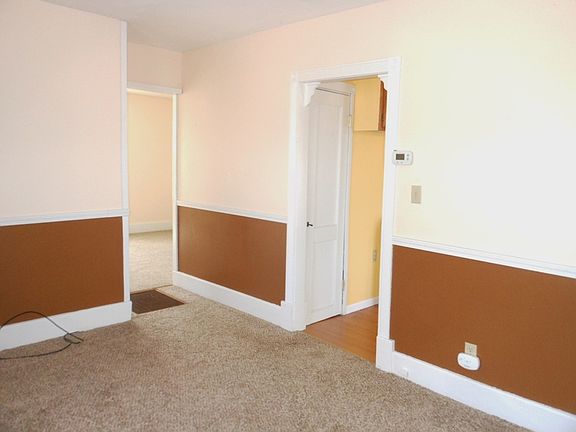 4th image of 2747 Washington Upstairs