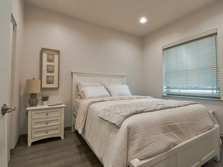 Crossroads Place Apartments — Photo 34