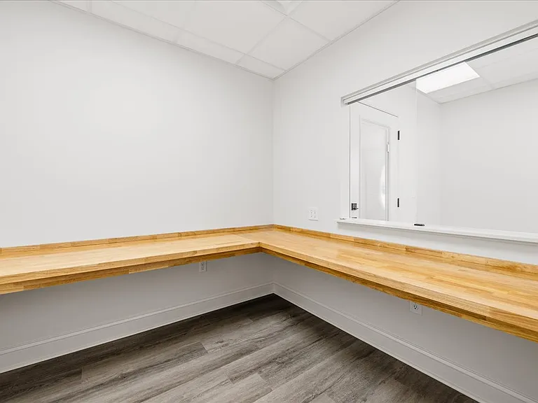 105 Church Aly #A — Photo 10