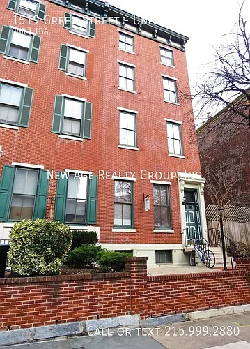 1519 Green St Photo 1