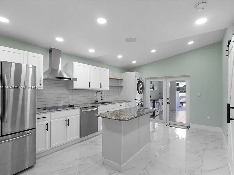 2515 W 65th St — Photo 4