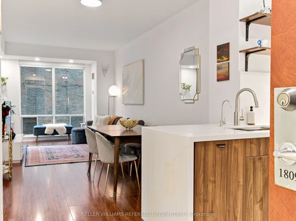 300 Bloor St E Unit 1809, Toronto, ON M4W 3Y2