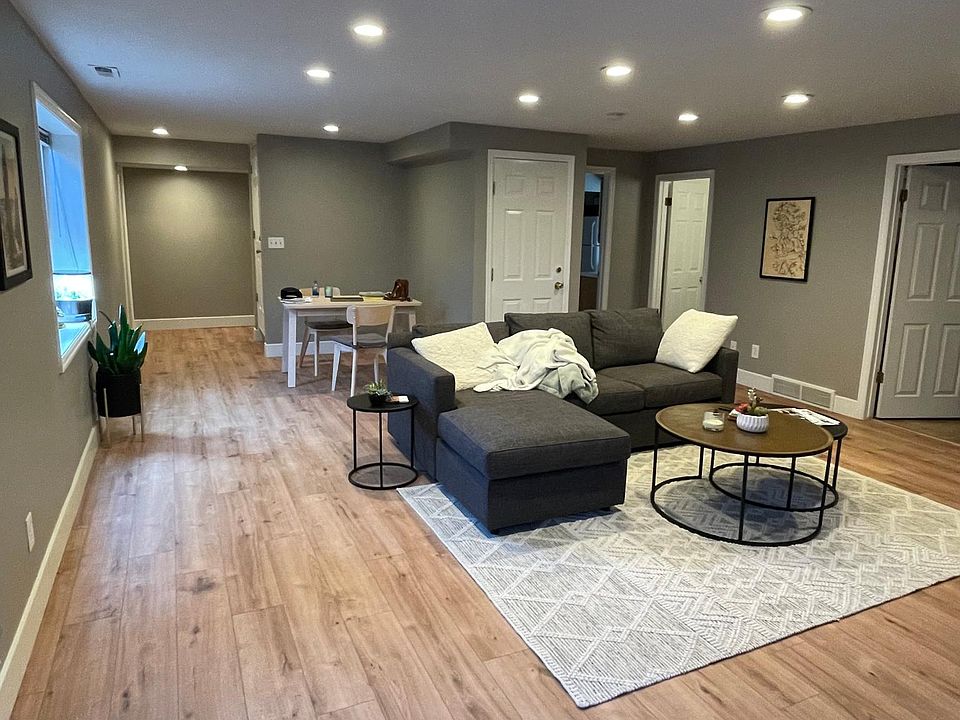 1st image of 2210 E Lonsdale Dr