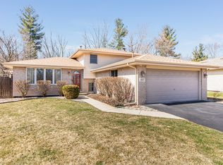 807 Pine Needle Ln, Joliet, IL 60432