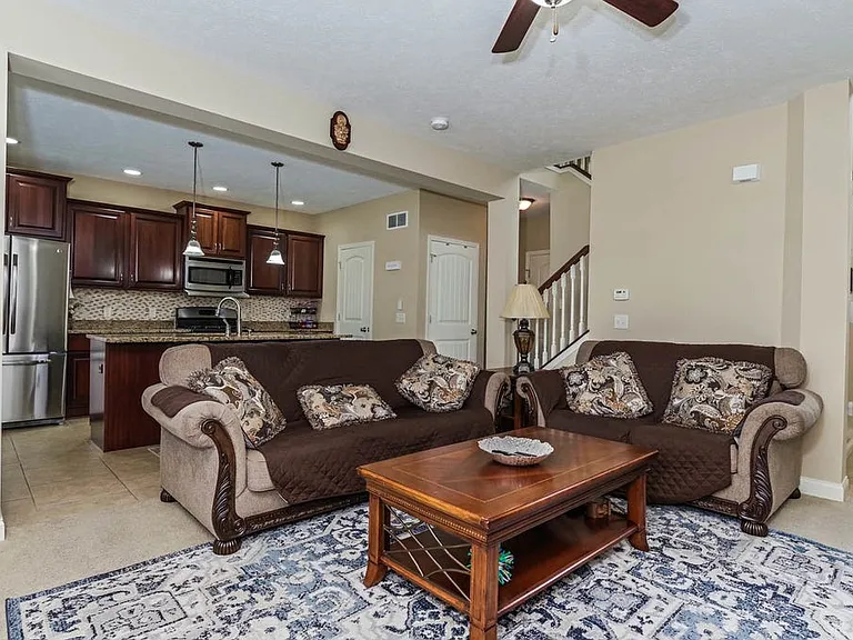 1031 Homestead Dr — Photo 5