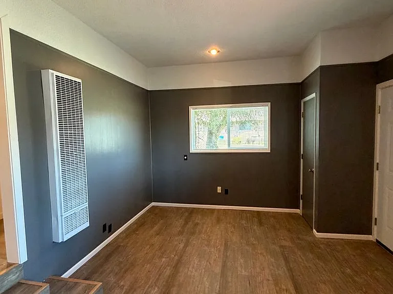 1117 N Alameda Ave — Photo 2