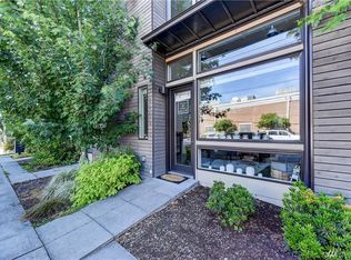 8905 Roosevelt Way NE, Seattle, WA 98115