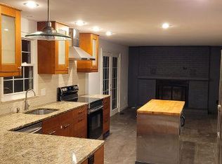 13330 Smoketown Rd, Woodbridge, VA 22192