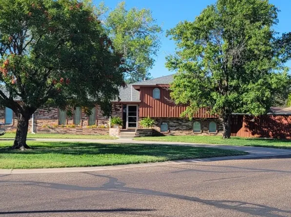 2202 Dahlia Ln, Liberal, KS 67901