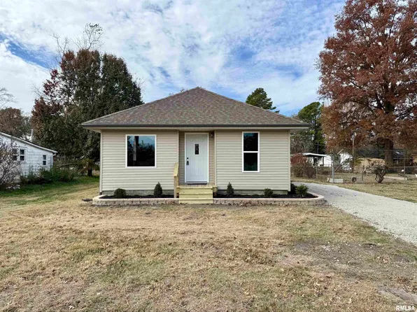 1805 N 13th St, Herrin, IL 62948