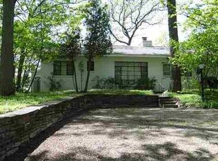 5460 Lakeview Dr, Interlochen, MI 49643