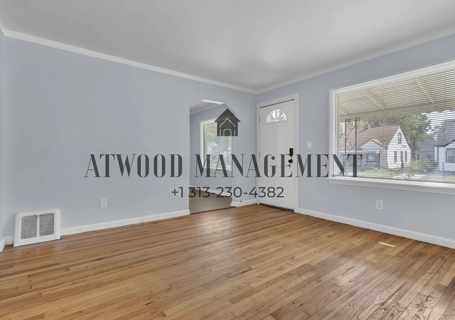 This beautifully updated 3-bedroom, 1-bath single-family home is ready for move-in! — Photo 2