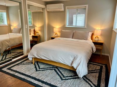 (Undisclosed Address), Bingen, WA, 98605