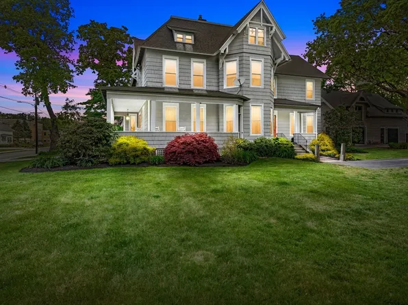 49 Capron St, Uxbridge, MA 01569
